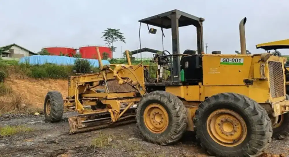 KOMATSU GD 511A
