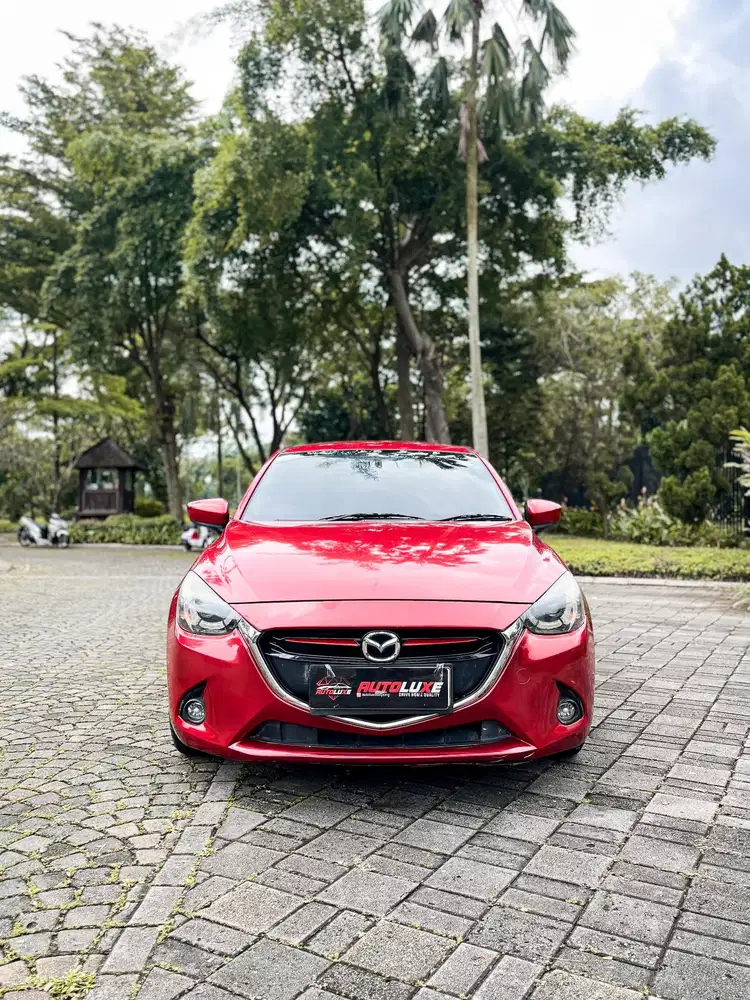 Mazda 2 R SKYACTIV MATIC MERAH 2015