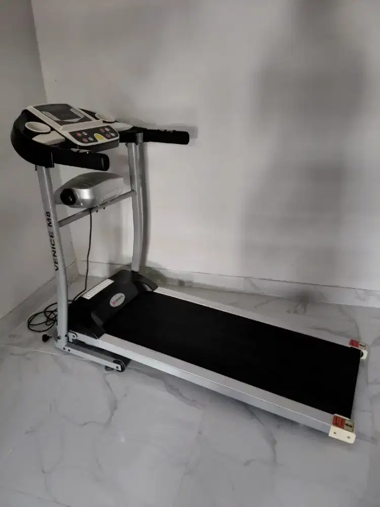 Treadmill Elektrik Vinci M8 Second Siap Pake