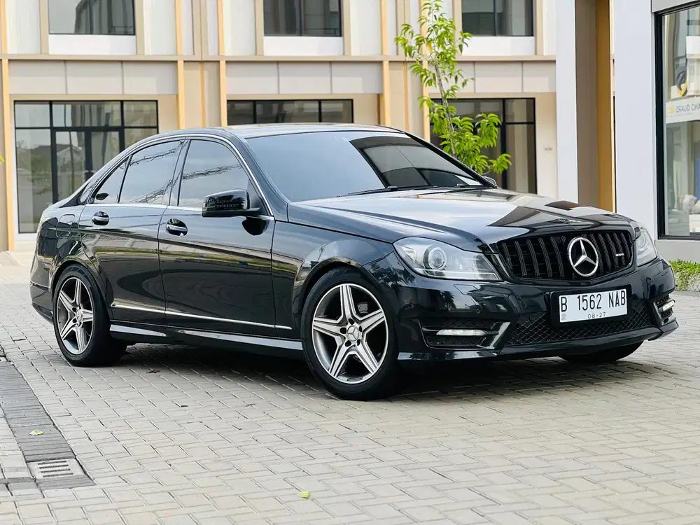 MERCY C250 1.8 CGI AVANGARDE AT BENSIN 2013 PERTAMAX IRIT HITAM 2014