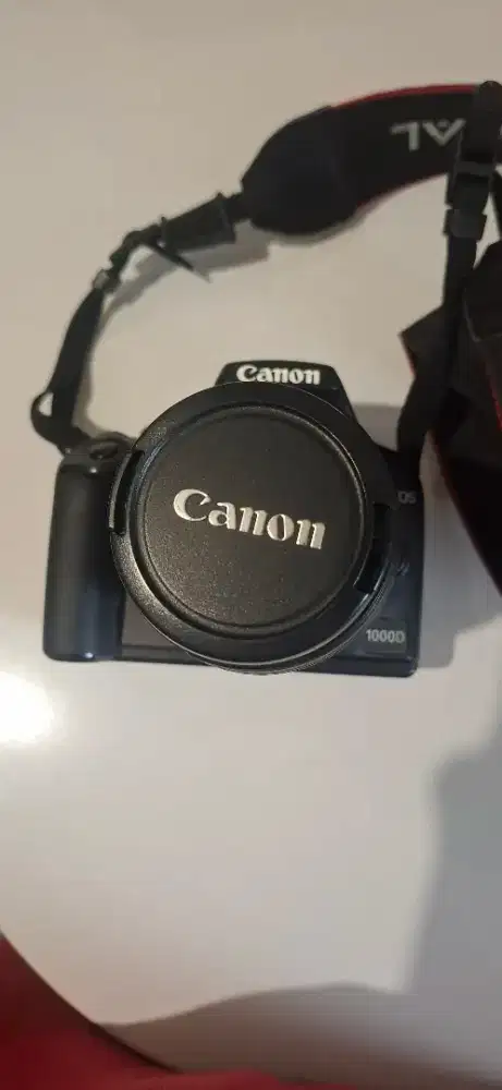 Kamera Canon D1000