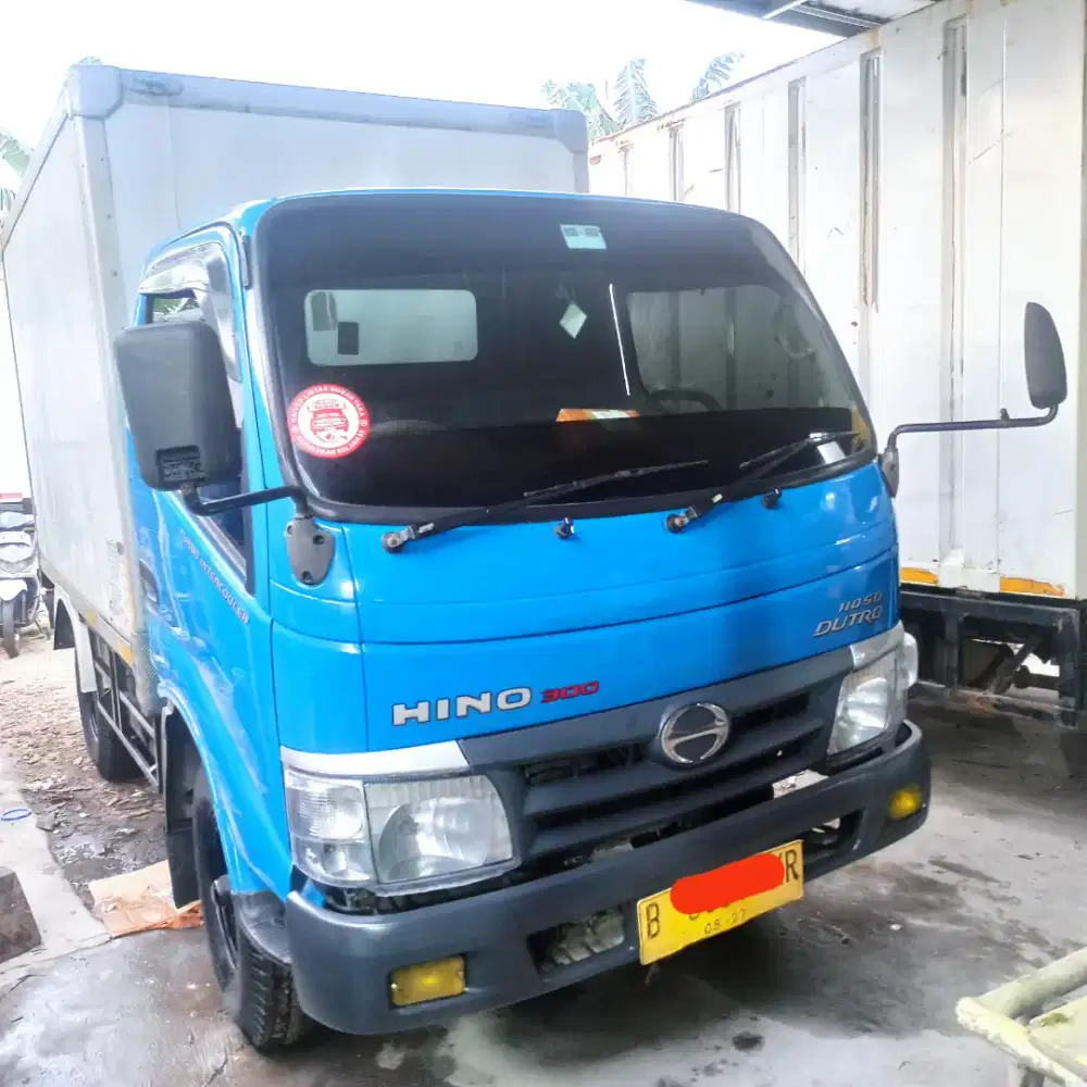 Hino Dutro Engkel box Fiber th 2017 plat kuning