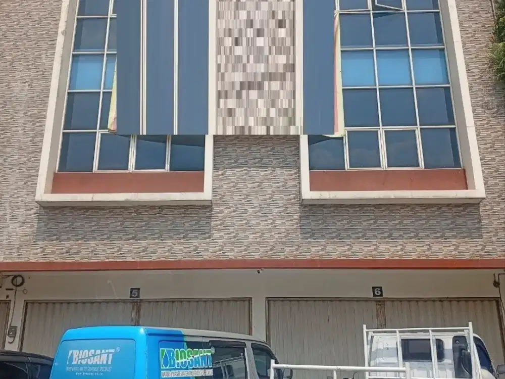 569. Disewakan Ruko Gandeng 3 Lantai Jl Raya Hankam Jatirahayu Pondok Melati Bekasi – Pinggir Jalan Strategis