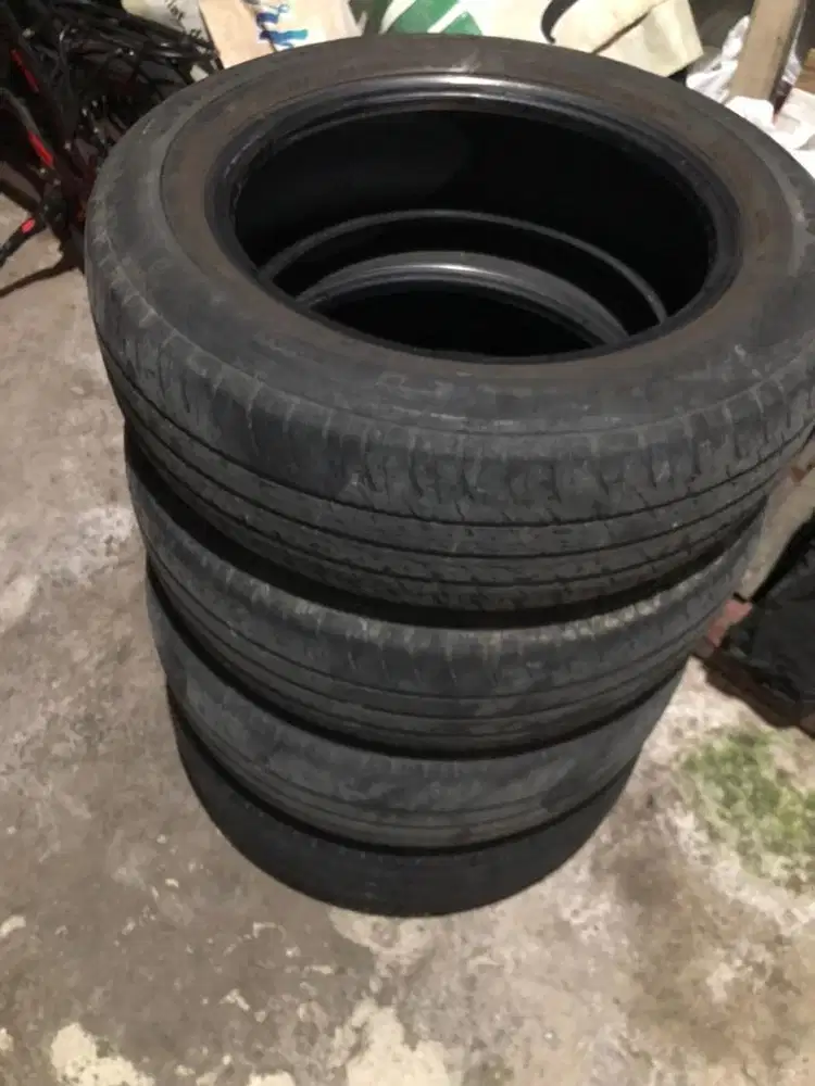 Ban Bekas R14 ada 4 ban Nego sampai jadi