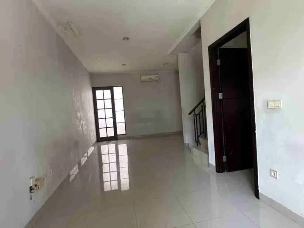 Disewakan Rumah 2lt 6x15 min 2thn East Asia Green Lake City