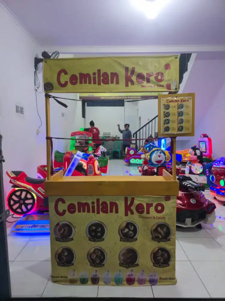 Meja kayu buat usaha