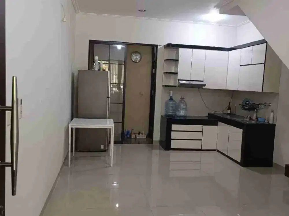 Disewakan Rumah 4x12 East Asia Green Lake City