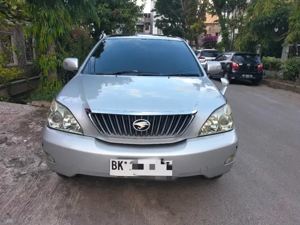 Toyota Harrier 240 G Silver 2010