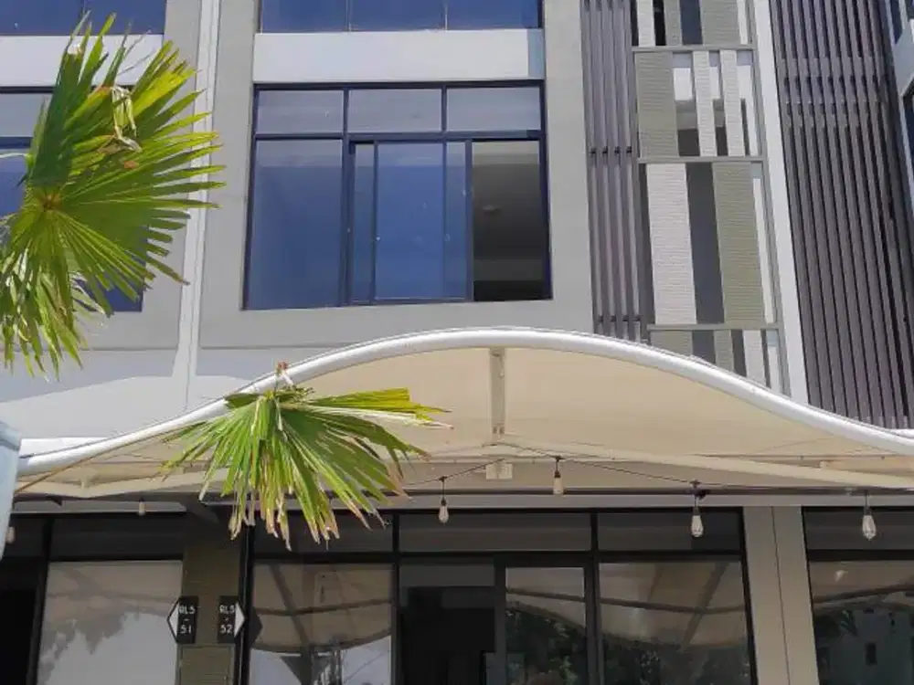 Ruko BEVERLY di PAKUWON CITY Kondisi baru, depan Hokky Supermarket & Apartemen East Coast area parkir luas