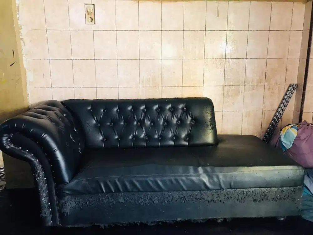Dijual sofa warna hitam