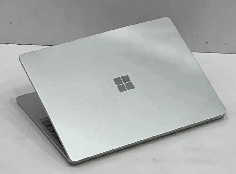 Macbook Pro M2 Touchbar 2022 Chip Appel M2 Ram 8GB SSD 256GB iBox