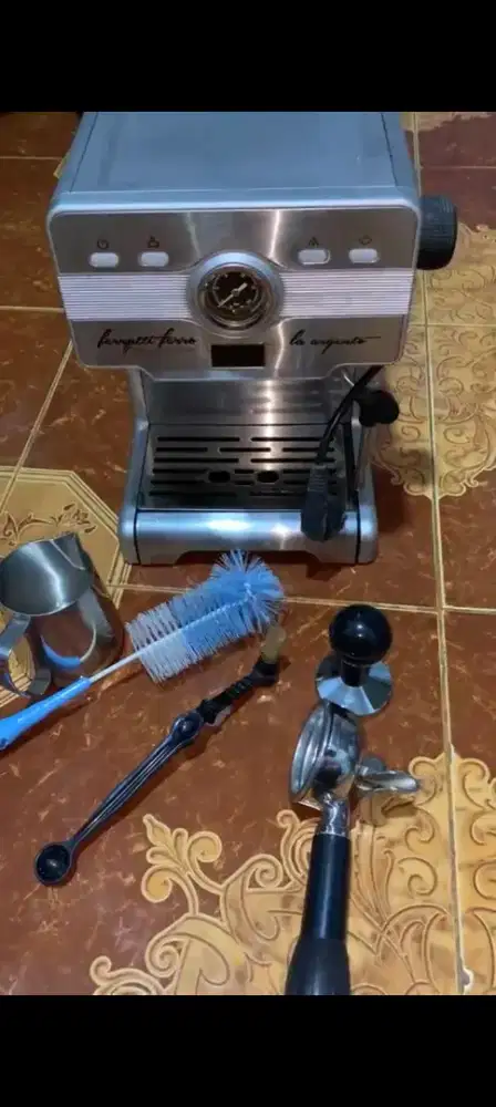 Bikin Espresso ala Cafe di Rumah! Ferratti Ferro La Argento FCM-3603