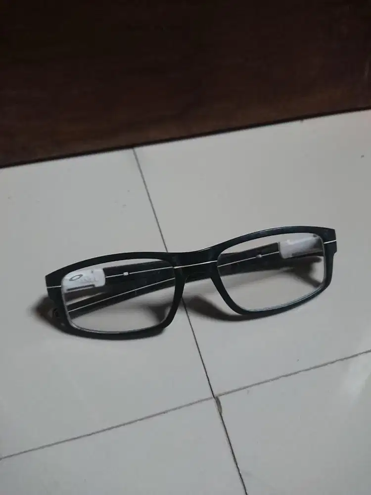 kacamata oakley panel