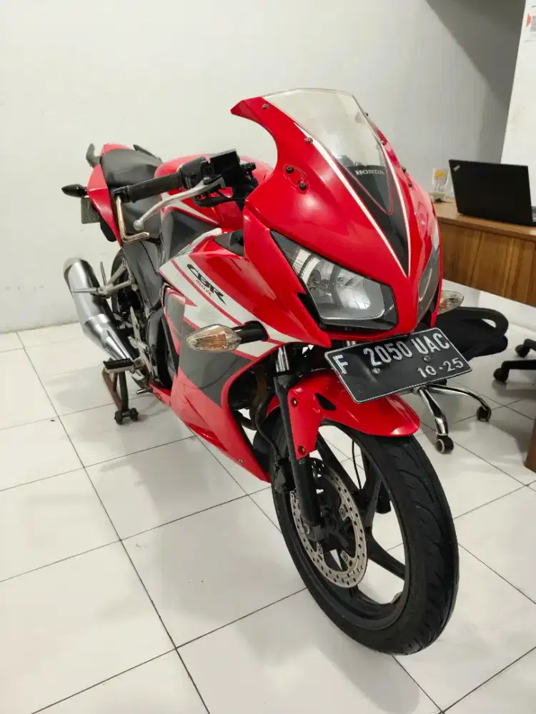 Honda CBR 150 thn 2015 ss lengkap