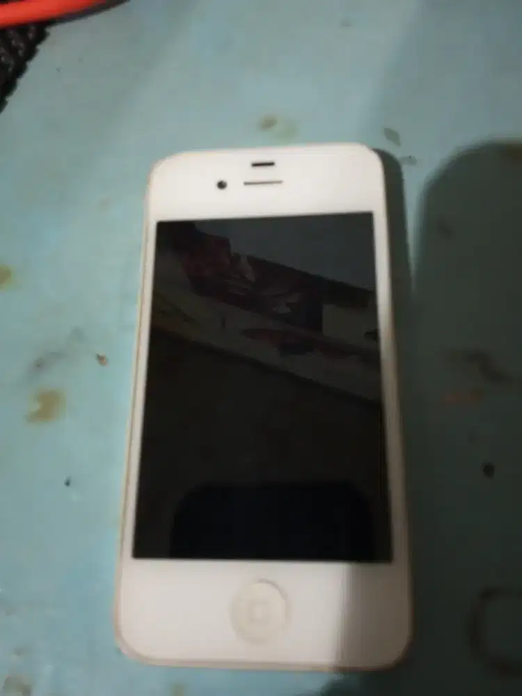 Iphone 4 warna putih