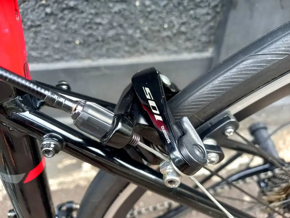 Sepeda Road bike Polygon Strattos S3