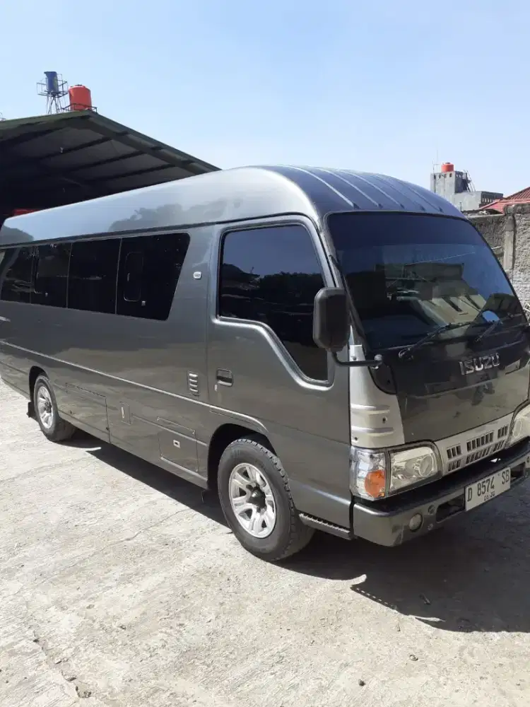 Isuzu elf long km rendah ex delvan