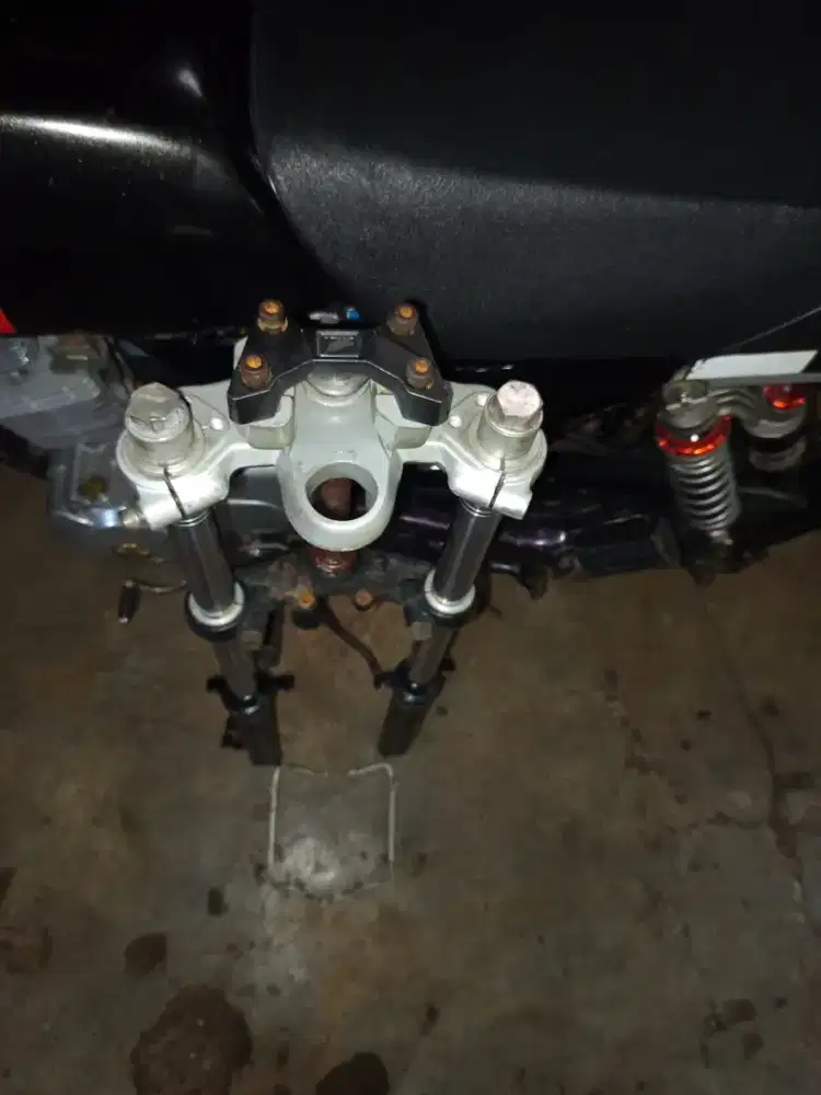 Shock mp segitiga Pulsar