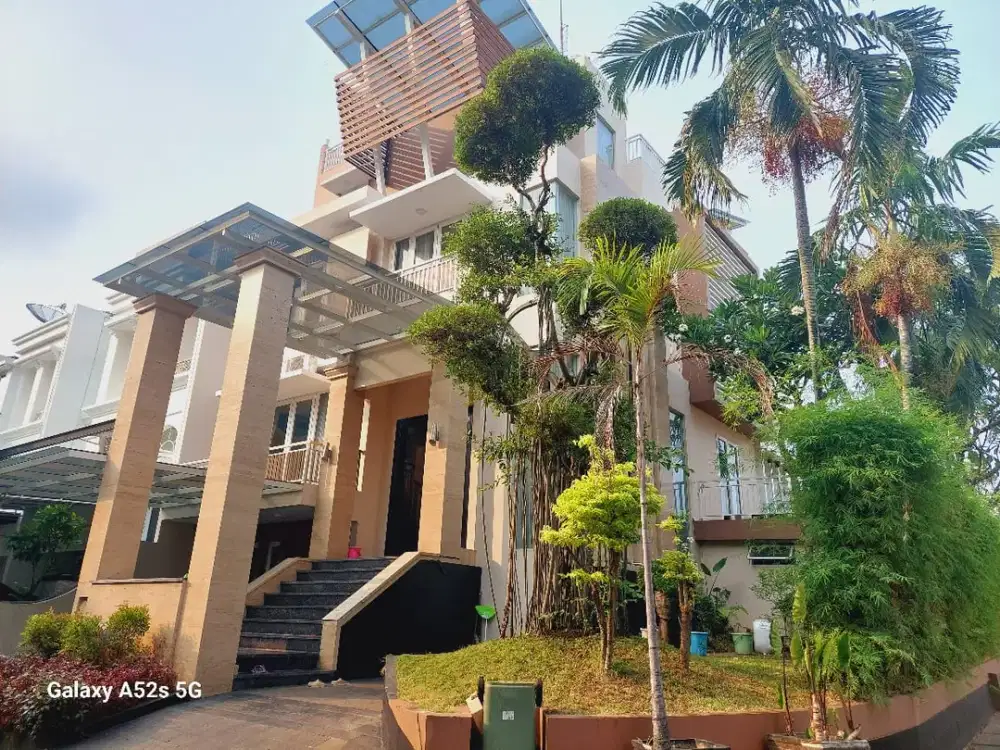 DIJUAL/ WTS Rumah Mewah di BGM PIK (HOEK) Cluster Akasia