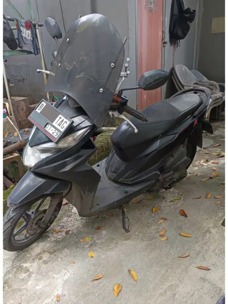 Honda beat 2018 hitam strip merah