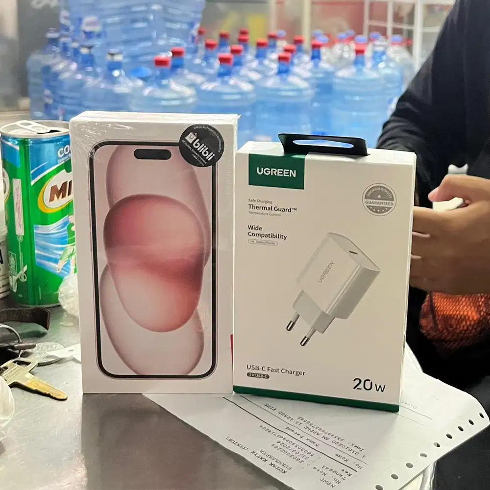 Unit Baru - iPhone 15 128GB Garansi Resmi 1 Tahun Bonus Charger UGREEN