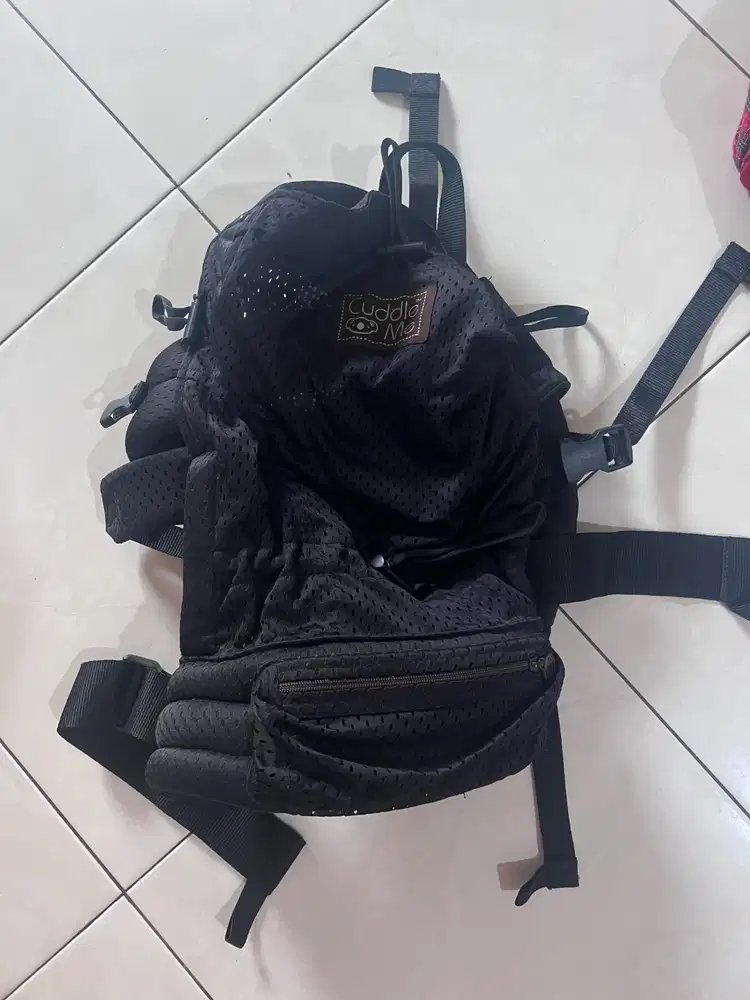 Gendongan baby Cuddle me