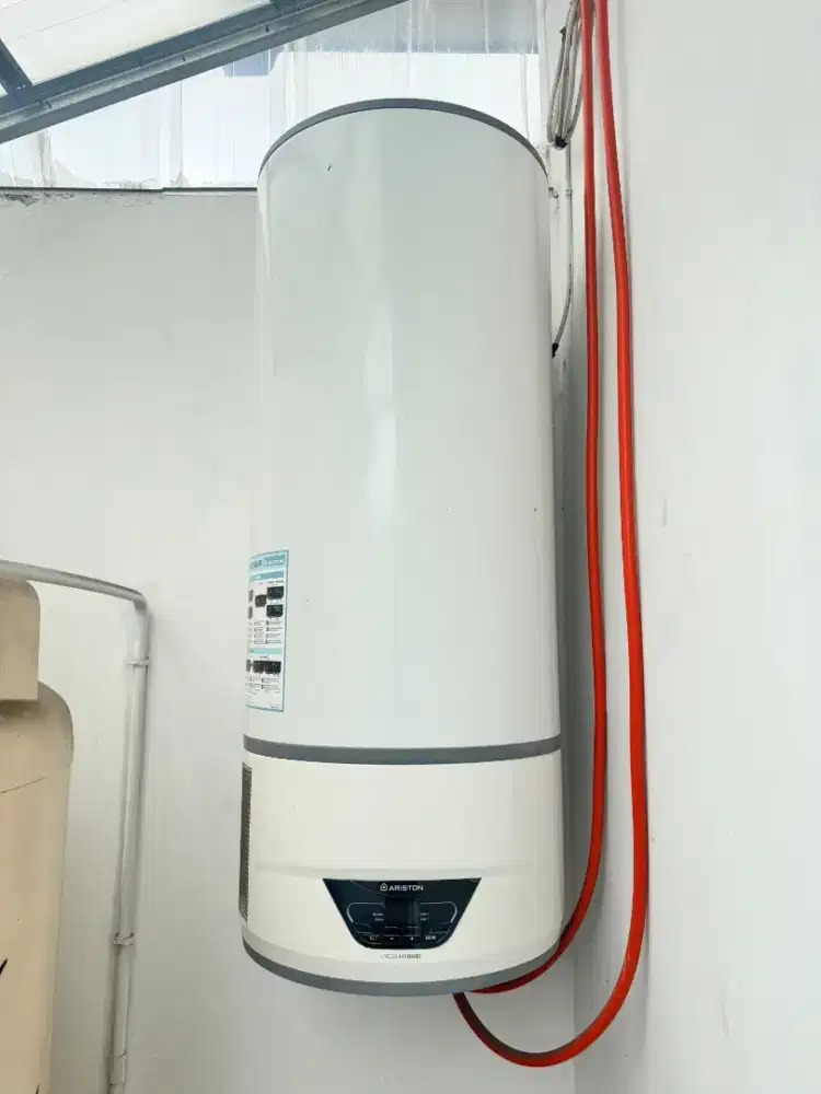 Water heater 100 L like new