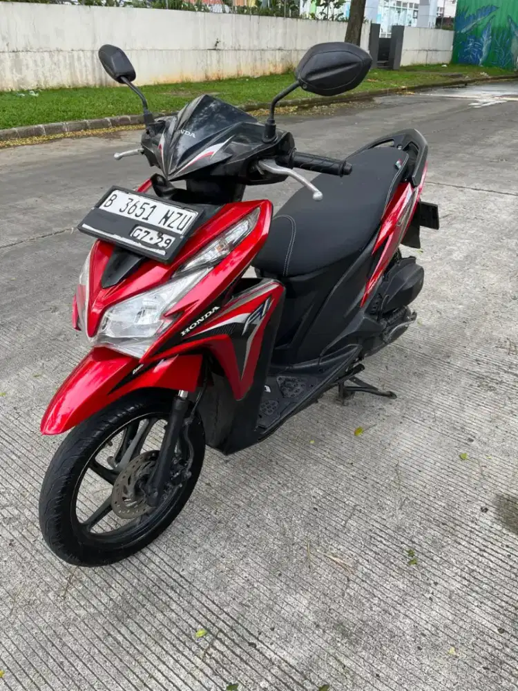 Vario 125 Old  Kzr  Cbs ISS Merah Glossy