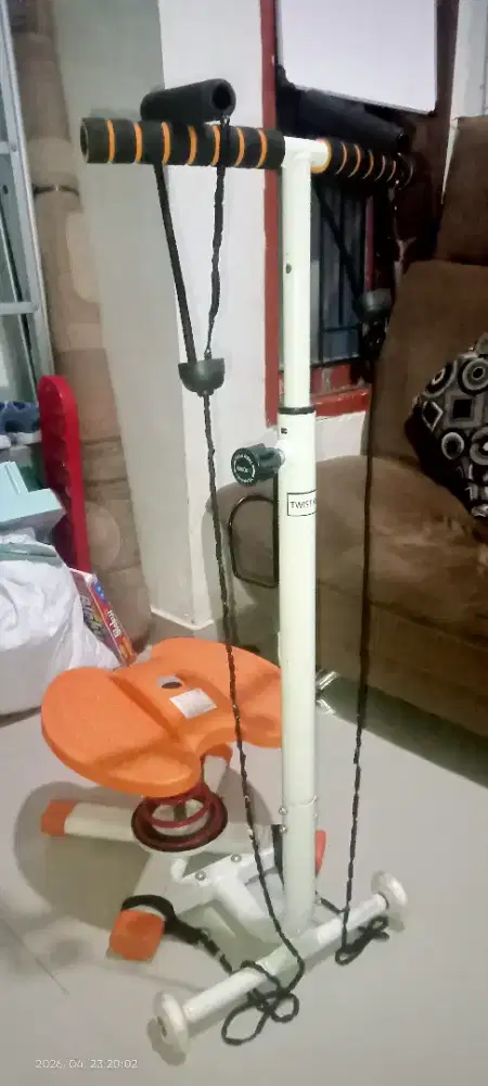Di jual cepat : Fit King Twish and Shape,Alat fitnes pinggang.