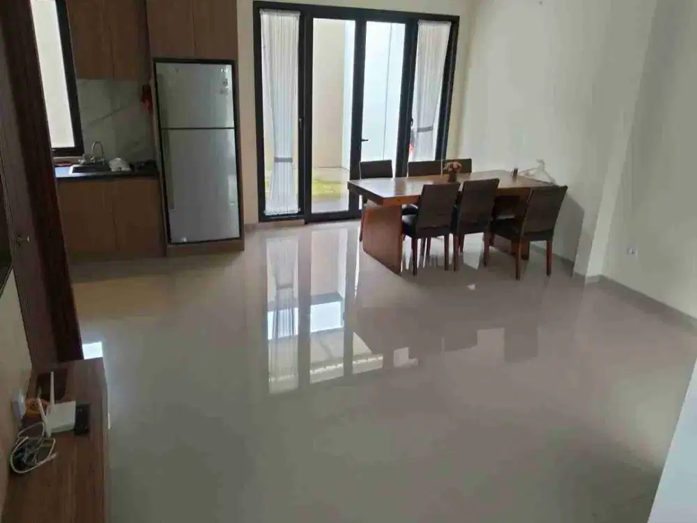 Dijual Rumah Tingkat 2 Lantai Full Furnished di Perumahan Graha Padma, Semarang