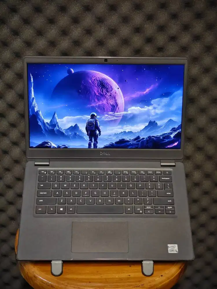 Laptop Dell Latitude 3410 i5-10210U RAM 8GB SSD 256GB Layar FHD Mulus