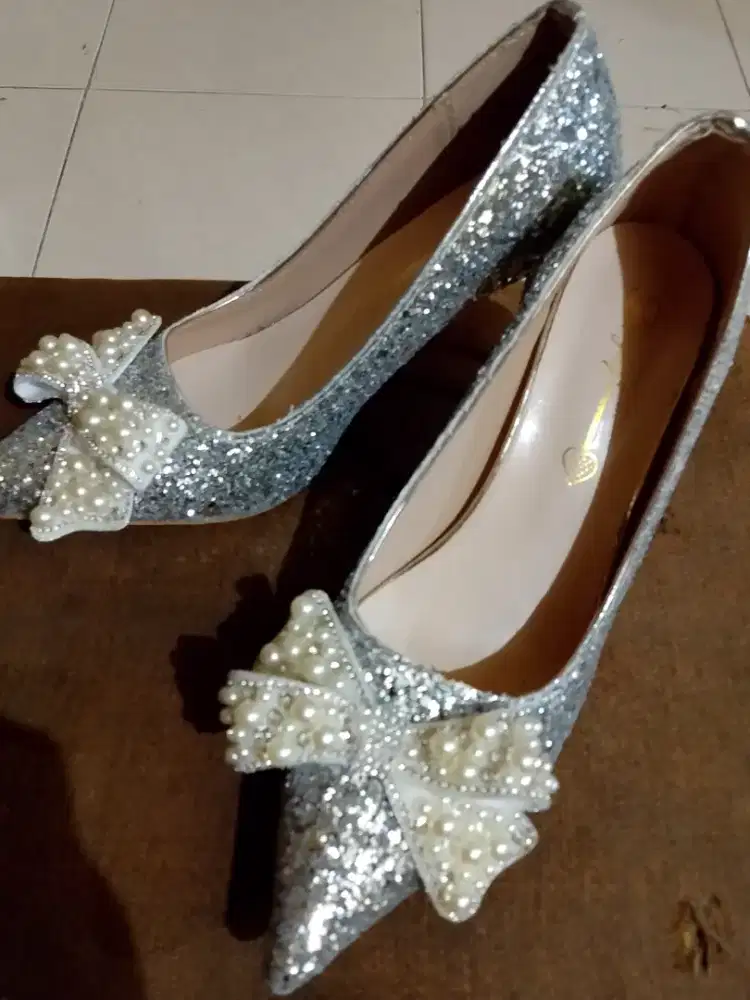 Sepatu Hels pesta 1x pakai saat acara