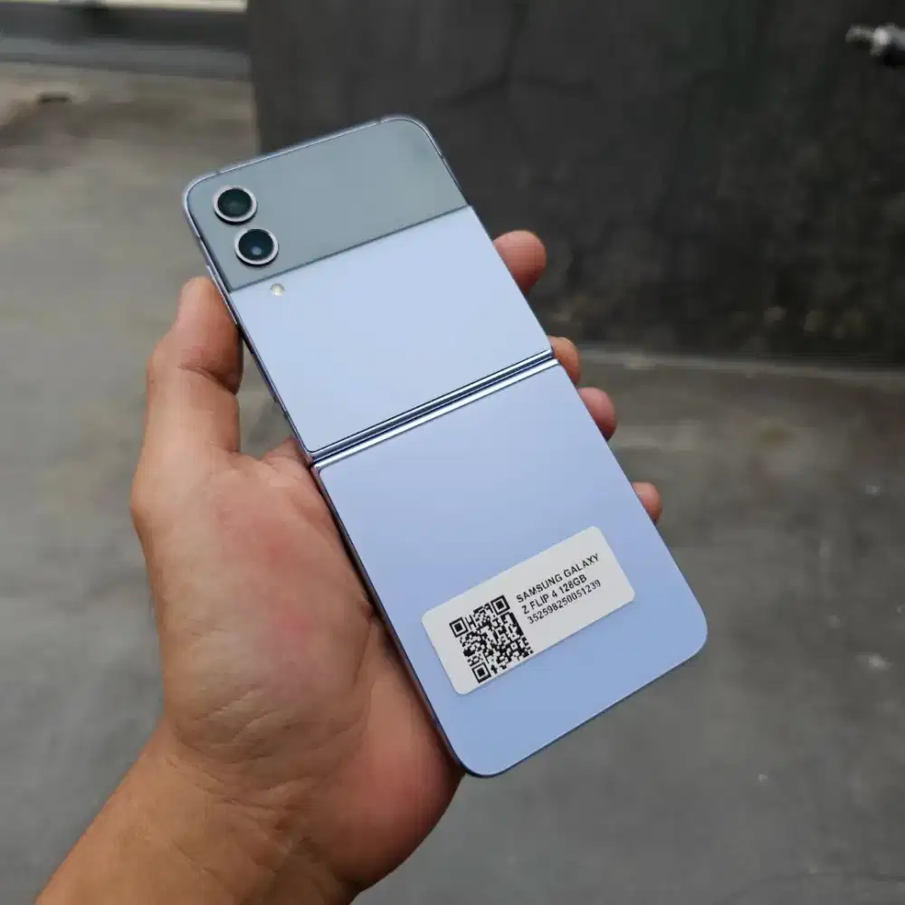 SAMSUNG GALAXY Z FLIP 4 SEIN 5G 8/128 MINUS LCD DALAM