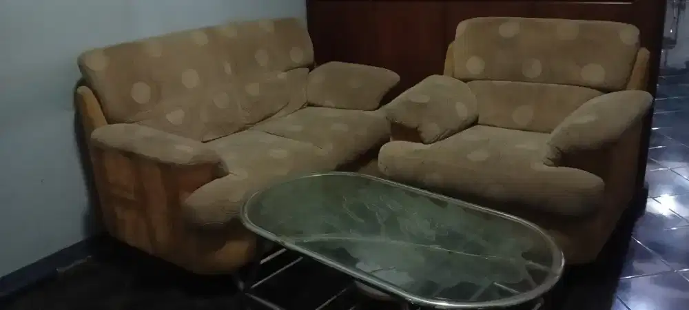 Sofa ruang tamu