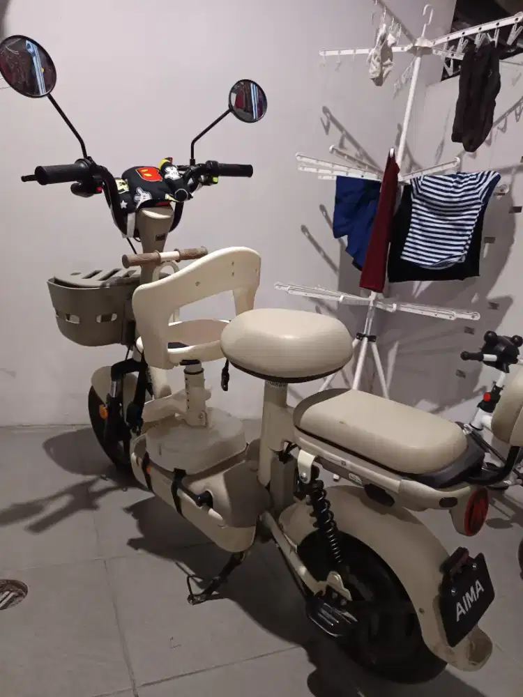 Sepeda Listrik AIMA