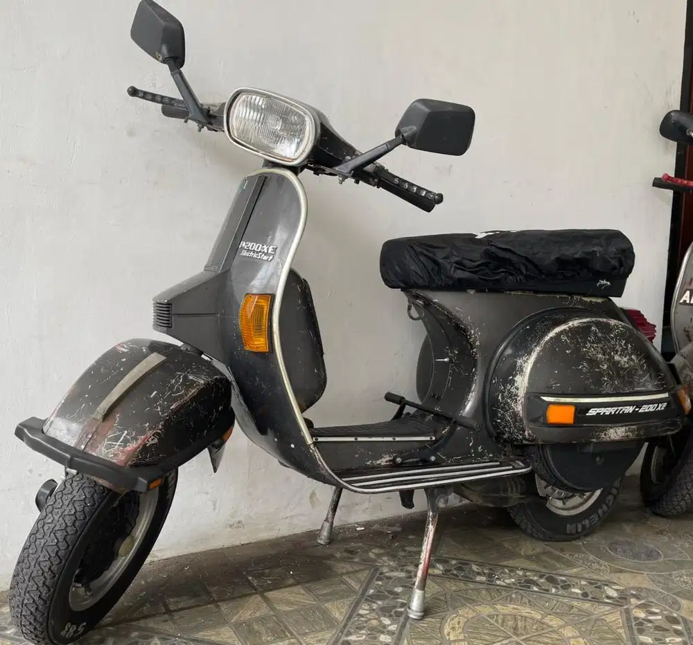 Vespa Spartan P200XE 1986 original paint