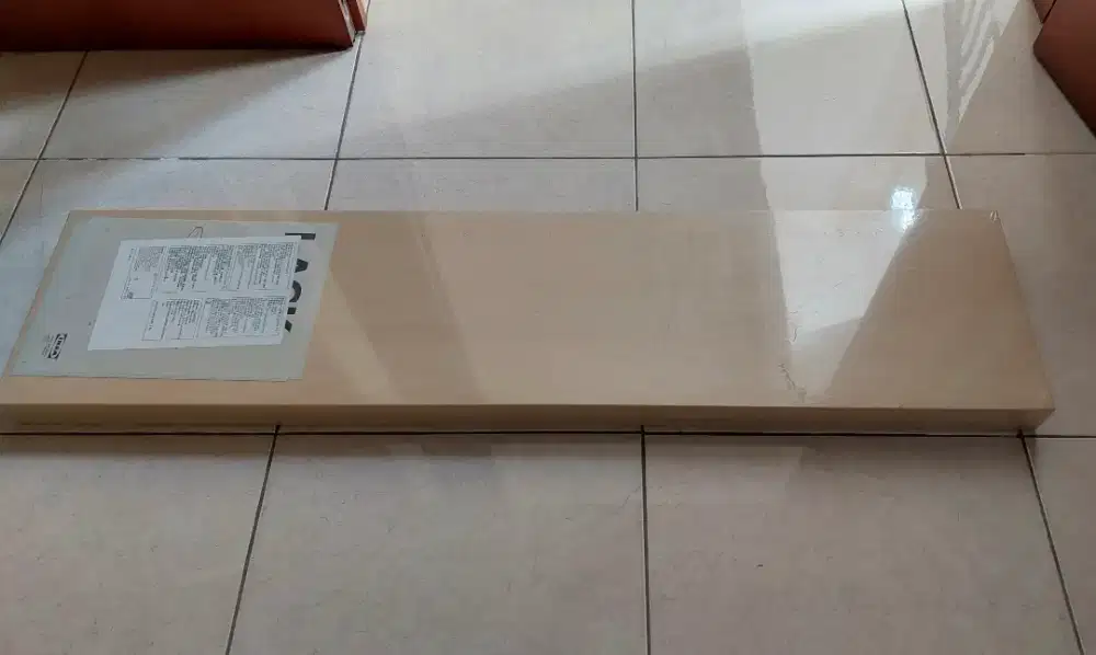 Ambalan Rak IKEA LACK 110x26 Pajangan Bingkai