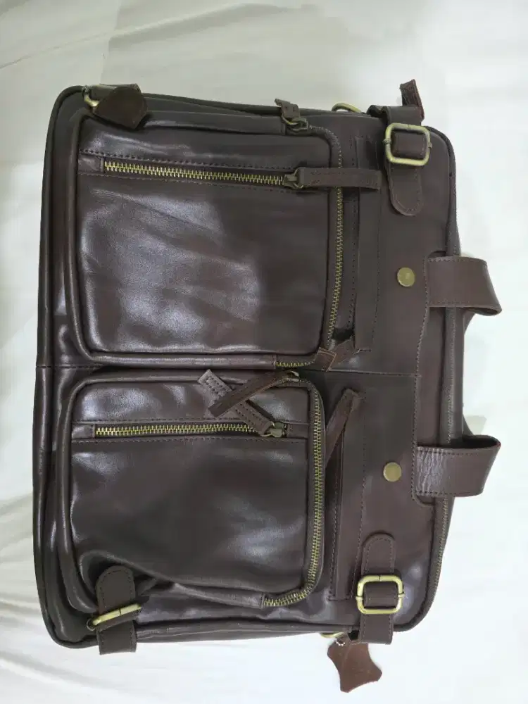 Tas Kulit asli warna coklat tua