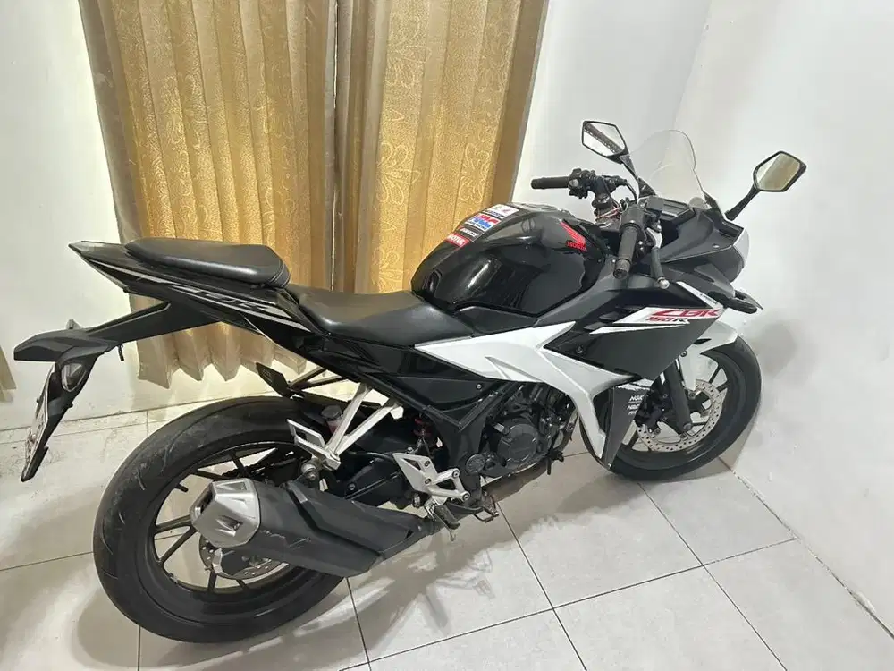 HONDA CBR150R 2017