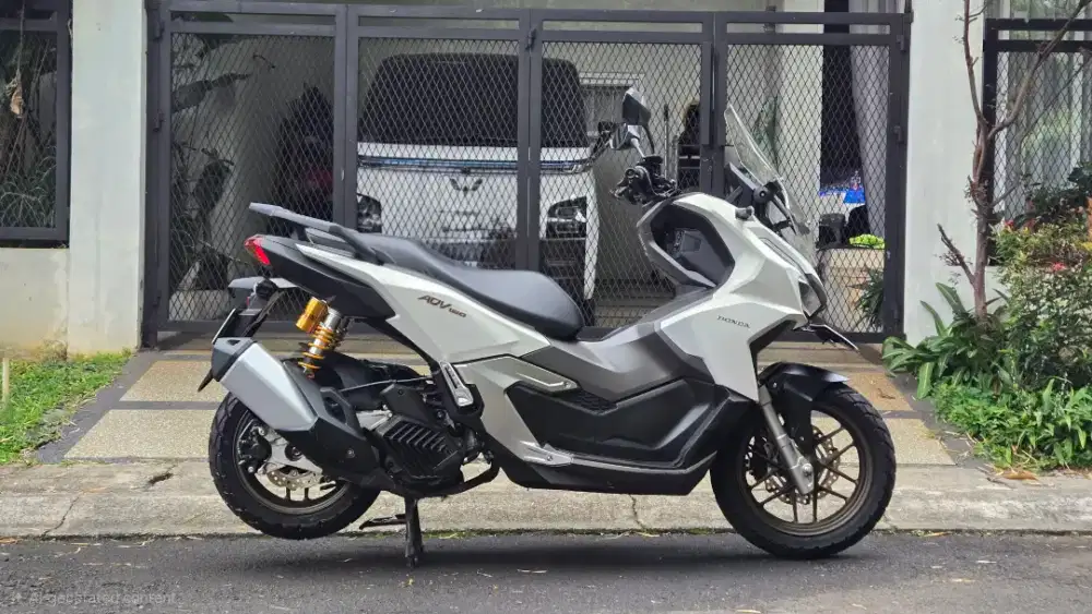 HONDA ADV 160 ABS 2022 PUTIH OHLINS SHOCKBREAKER ORI MESIN TERAWAT