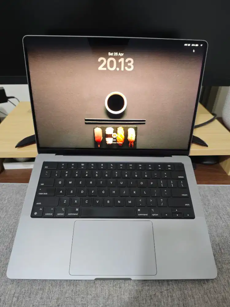 MacBook PRO M1 14 inch RAM 32GB SSD 512 Space gray Fisik 99%