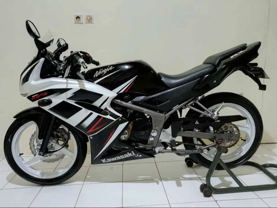 Kawasaki Ninja 2 Tak