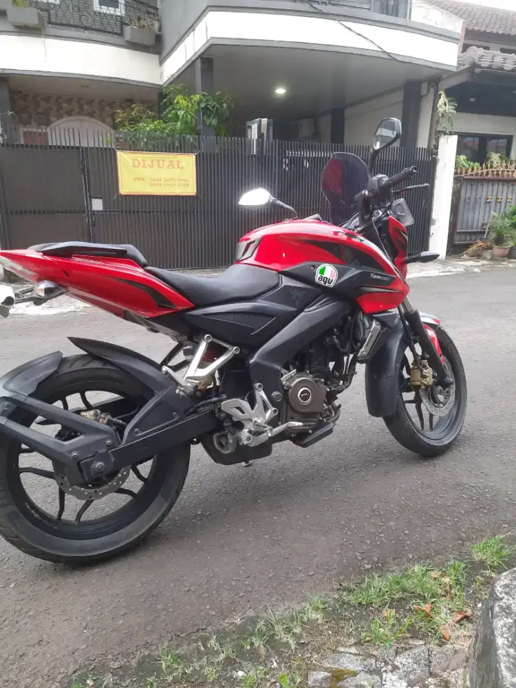 Dijual Kawasaki Pulsar 200NS 200 NS tahun 2016 Kondisi Bagus Low KM