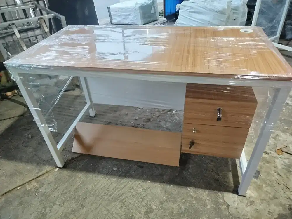 Meja kerja ukuran 120*60*75
