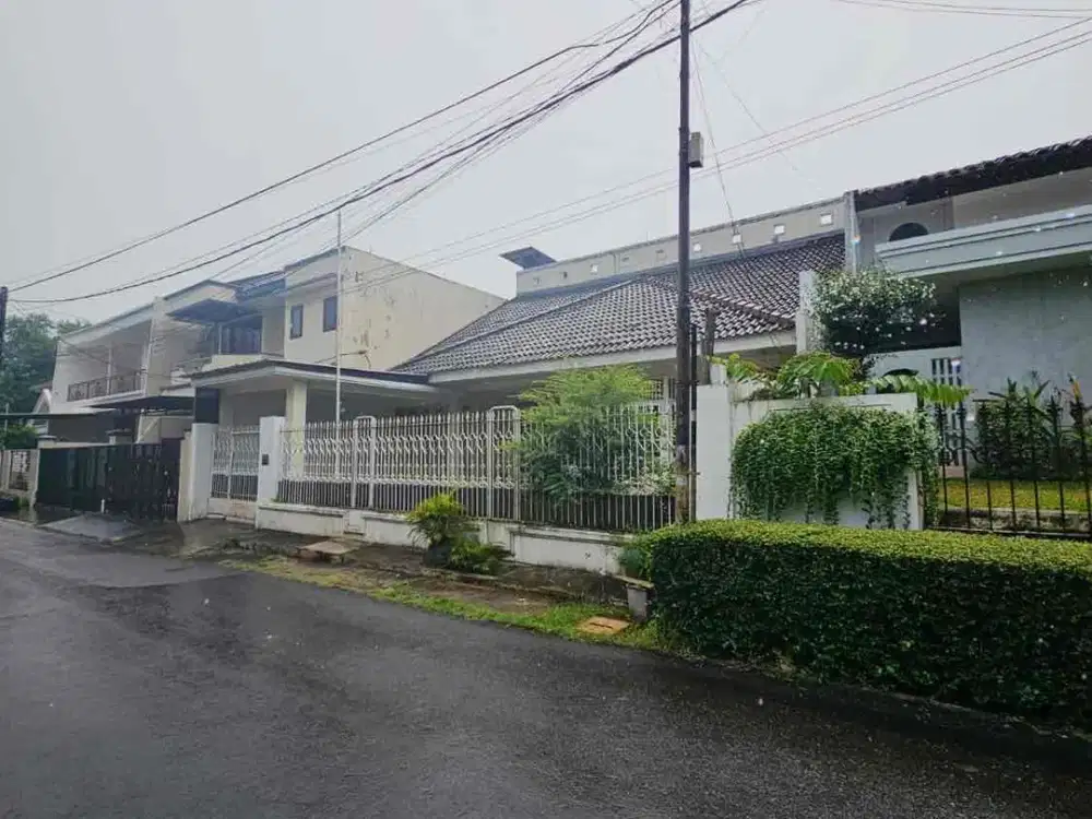 Rumah di dalam Komplek Sektor 1 Bintaro jaya Jakarta selatan