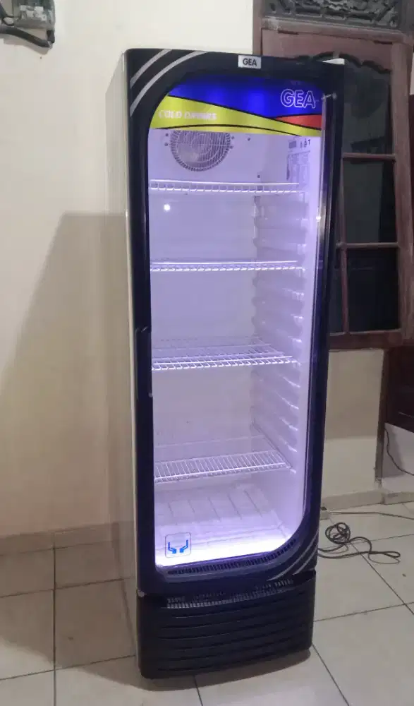 DISPLAY COOLER/SHOWCASE GEA EXPO 368 WARNA PUTIH