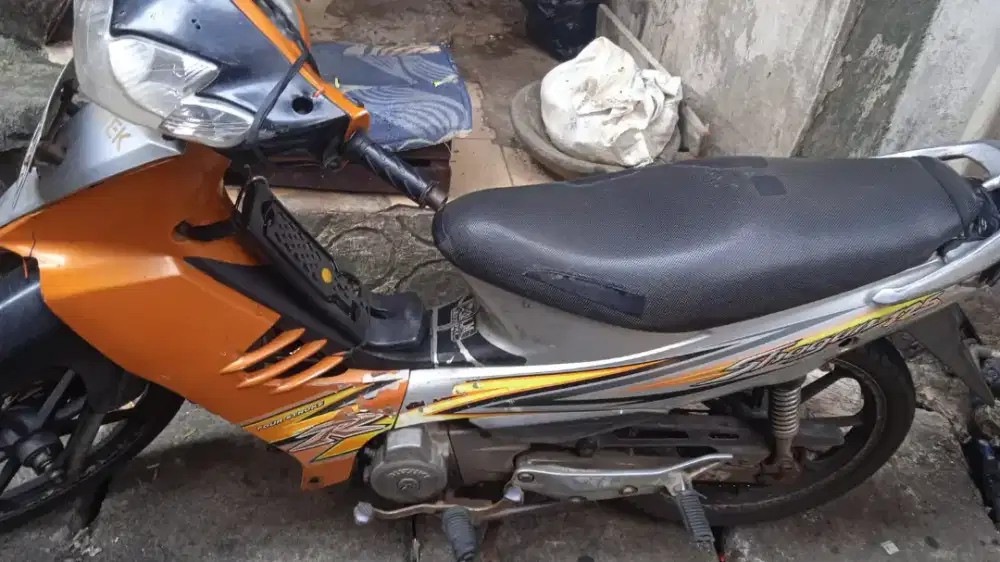 Motor shogun warna orens