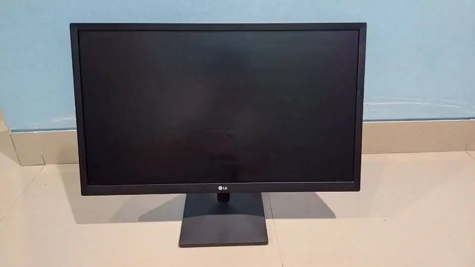 Monitor LG 24inci, normal mulus terawat