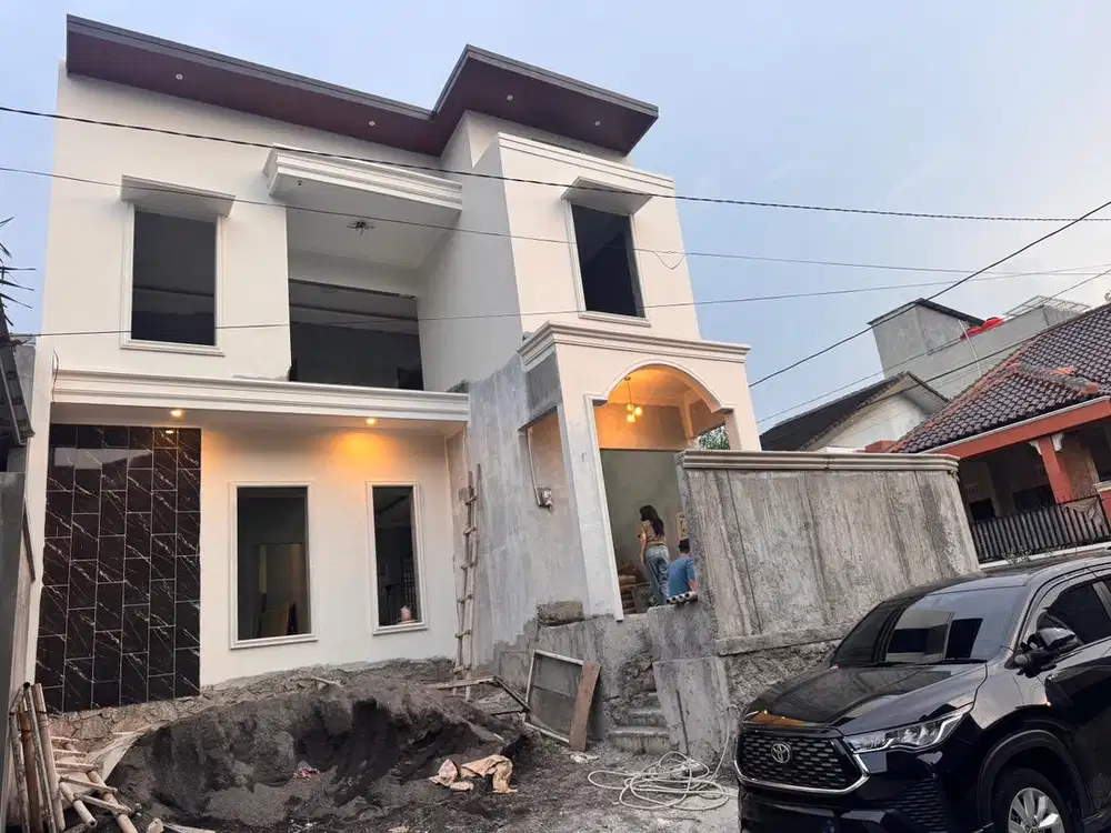 RUMAH MEWAH MANYARAN SEMARANG DALAM PROGES FINISHING