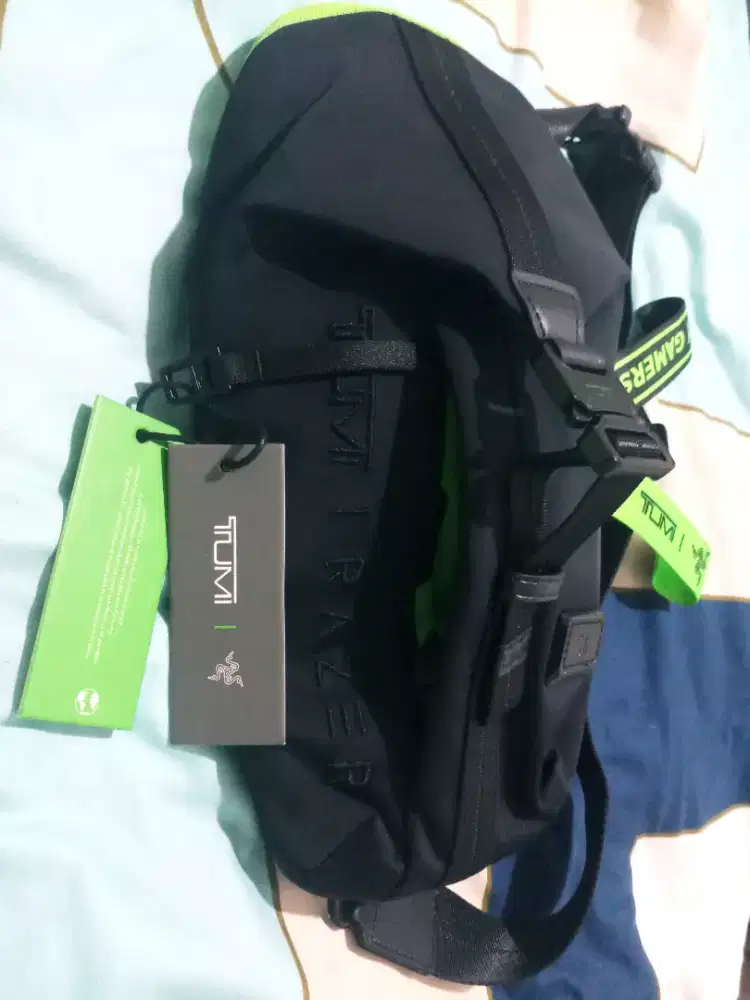 TUMI Razer Slingbag Ori Likenew Gucci Lv Hermes Harley Rolex Burberry